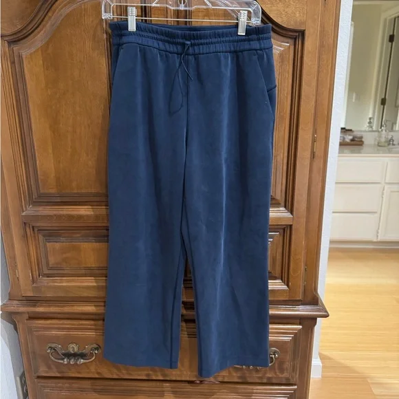 lululemon Softstream Pants - Picture 1 of 4